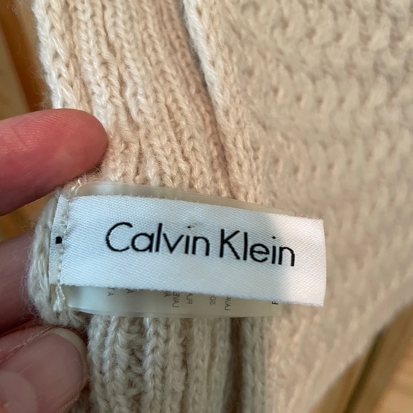 NWOT Calvin Klein Scarf - Picture 3 of 7